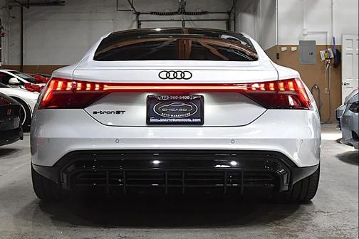Ibis White 2022 Audi e-tron GT Prestige