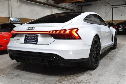 Ibis White 2022 Audi e-tron GT Prestige