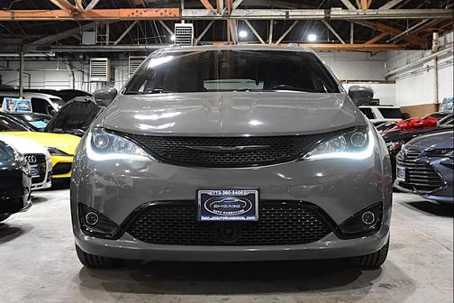 2020 Chrysler Pacifica Touring L