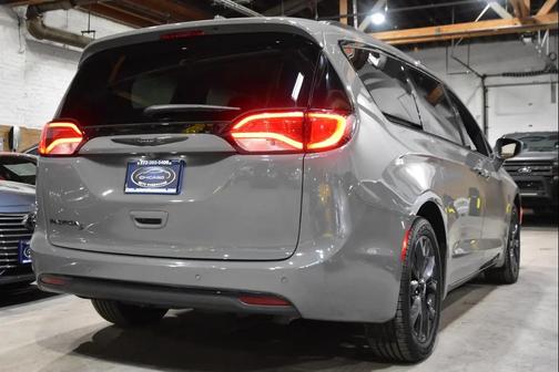 2020 Chrysler Pacifica Touring L