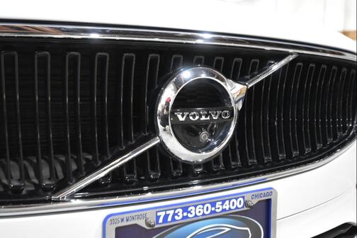 2017 Volvo S90 T6 Momentum