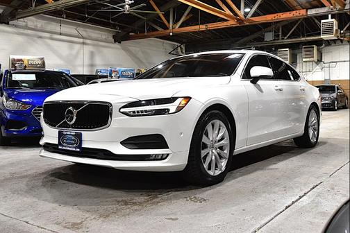 2017 Volvo S90 T6 Momentum