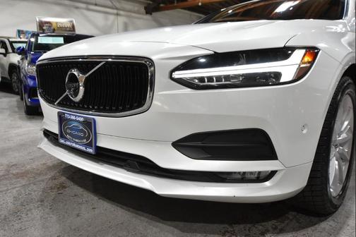 2017 Volvo S90 T6 Momentum