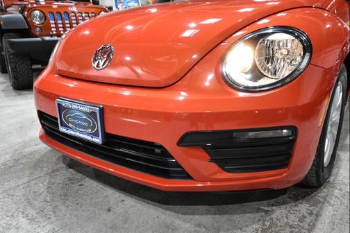 2019 Volkswagen Beetle 2.0T SE
