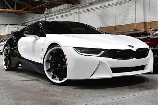 WHITE 2016 BMW i8 2dr Cpe