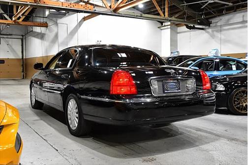 2006 Lincoln Town Car Signature