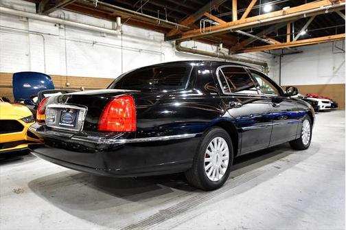 2006 Lincoln Town Car Signature