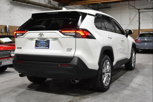 2022 Toyota RAV4 XLE Premium