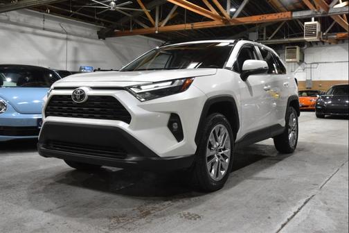 2022 Toyota RAV4 XLE Premium