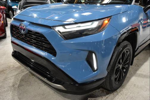 2022 Toyota RAV4 Hybrid SE