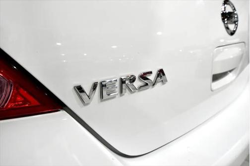 2011 Nissan Versa 1.8 S