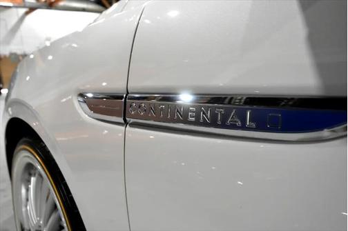 2017 Lincoln Continental Reserve