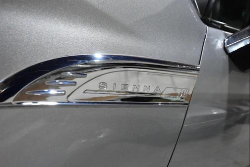 Celestial Silver Metallic 2022 Toyota Sienna XLE