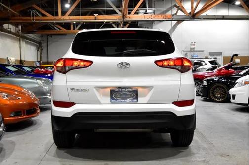 2017 Hyundai TUCSON SE