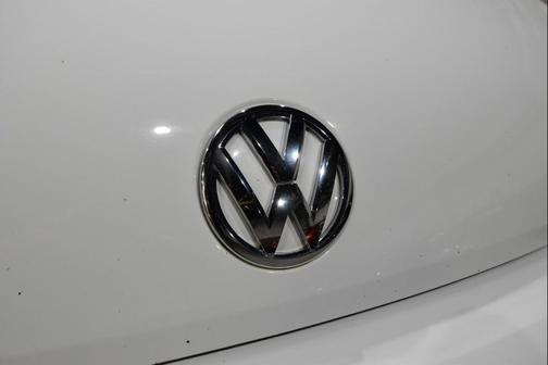 2017 Volkswagen Beetle 1.8T SEL