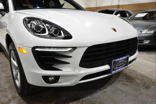 Carrara White Metallic 2018 Porsche Macan Macan