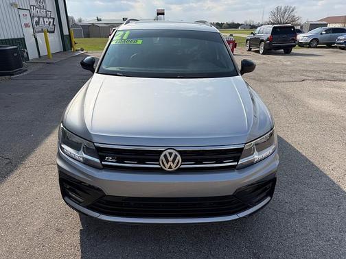 Platinum Gray Metallic 2021 Volkswagen Tiguan 2.0T SE R-Line Black 4MOTION