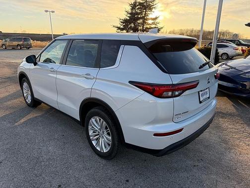 2023 Mitsubishi Outlander ES 2.5 S-AWC