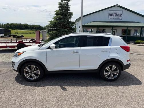 Clear White 2014 Kia Sportage SX
