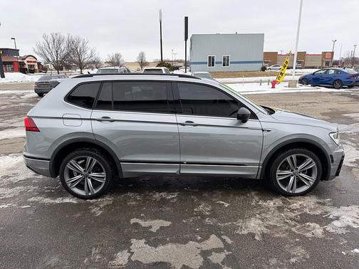 2021 Volkswagen Tiguan 2.0T SE R-Line Black 4MOTION
