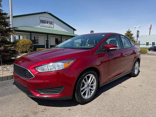 RED 2016 Ford Focus SE
