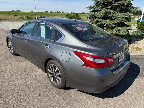 Gun Metallic 2017 Nissan Altima 2.5 SL