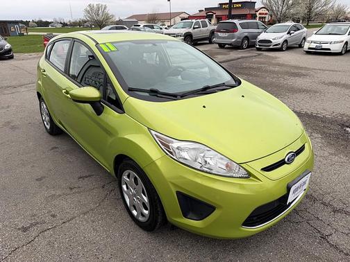 Lime Squeeze Metallic 2011 Ford Fiesta SE