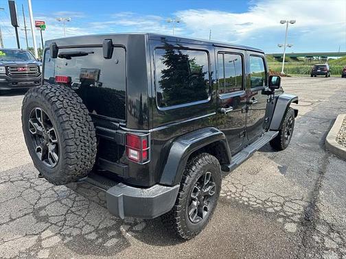 2017 Jeep Wrangler Unlimited Smoky Mountain 4x4