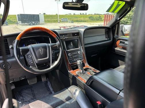 2017 Lincoln Navigator Select