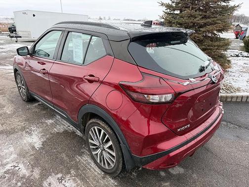 2021 Nissan Kicks SR