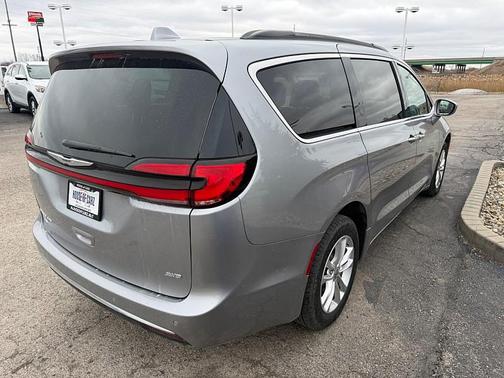 2021 Chrysler Pacifica Touring AWD