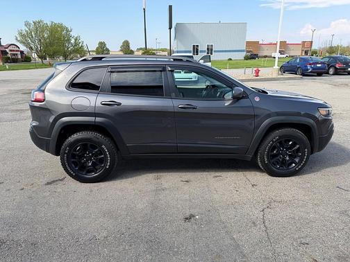 Granite Crystal Metallic 2020 Jeep Cherokee Trailhawk Elite