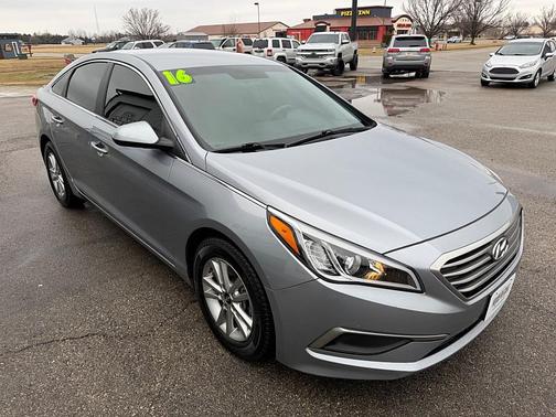 2016 Hyundai SONATA SE