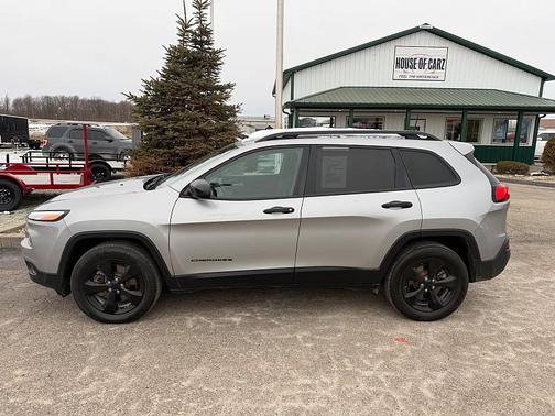2016 Jeep Cherokee Sport