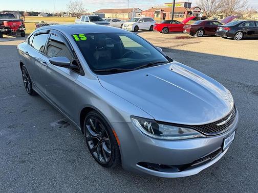 2015 Chrysler 200 S