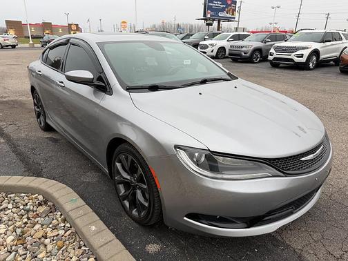 2015 Chrysler 200 S