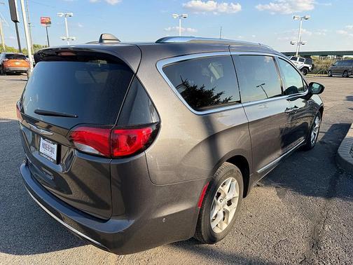 2018 Chrysler Pacifica Touring-L Plus