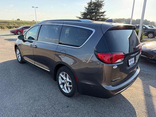 2018 Chrysler Pacifica Touring-L Plus