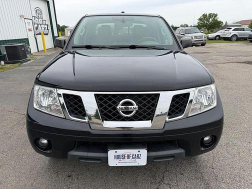 BLK 2014 Nissan Frontier SV