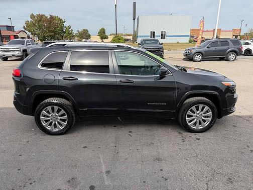 2016 Jeep Cherokee Overland