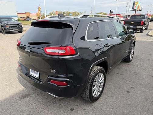 2016 Jeep Cherokee Overland