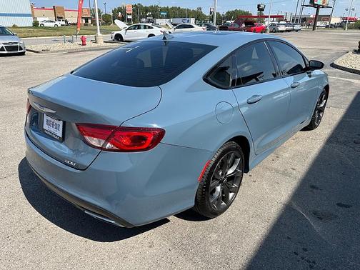 2015 Chrysler 200 S