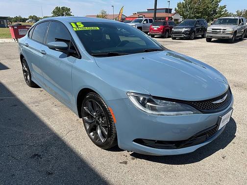 2015 Chrysler 200 S