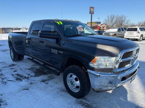 2017 RAM 3500 Tradesman Crew Cab 4x4 8' Box