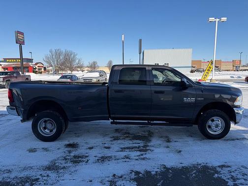2017 RAM 3500 Tradesman Crew Cab 4x4 8' Box