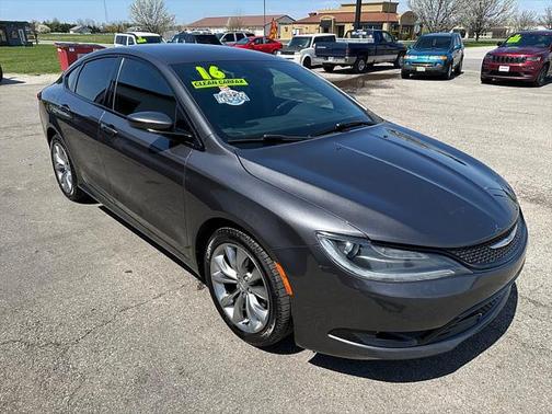 2016 Chrysler 200 S