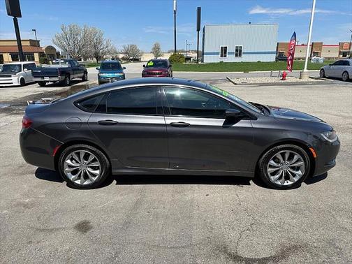 2016 Chrysler 200 S