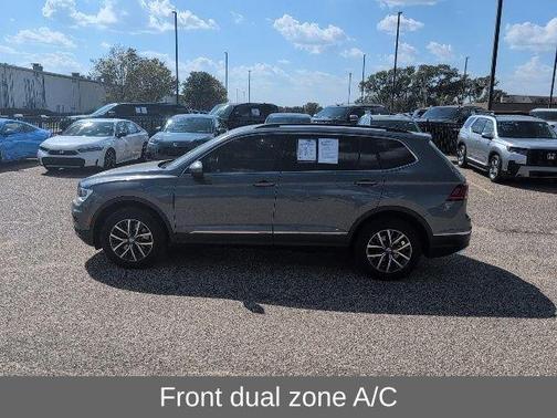 Platinum Gray Metallic 2020 Volkswagen Tiguan 2.0T SE