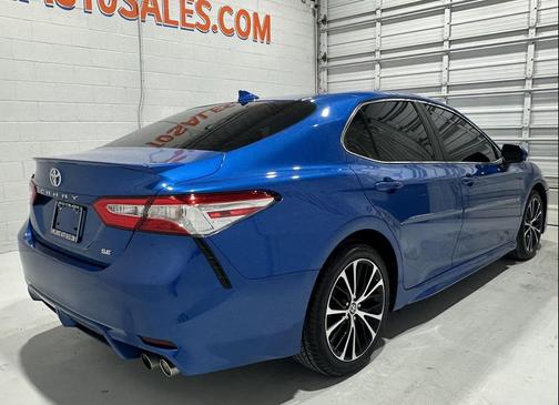 2020 Toyota Camry SE