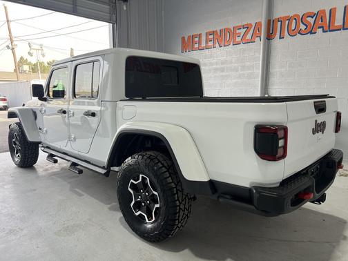 Bright White Clearcoat 2020 Jeep Gladiator Rubicon